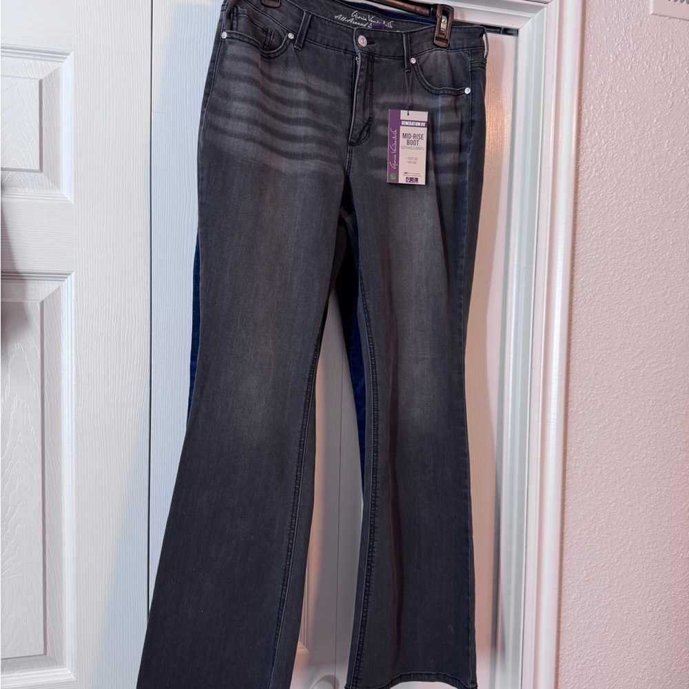 Gloria Vanderbilt Women’s stone washed Black Slim-Fit